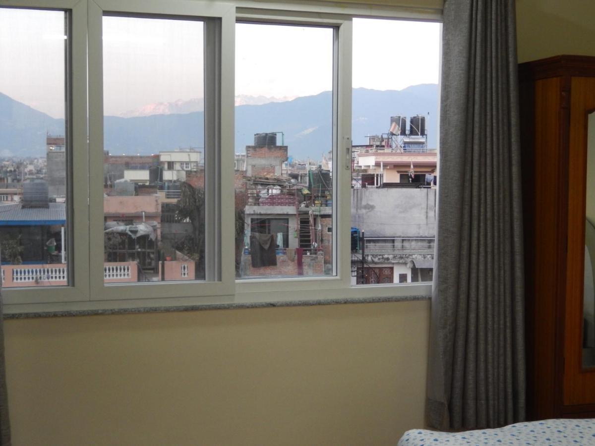 Shine Homestay Famille Francophone - Shine Home And Apartment Catmandu Exterior foto
