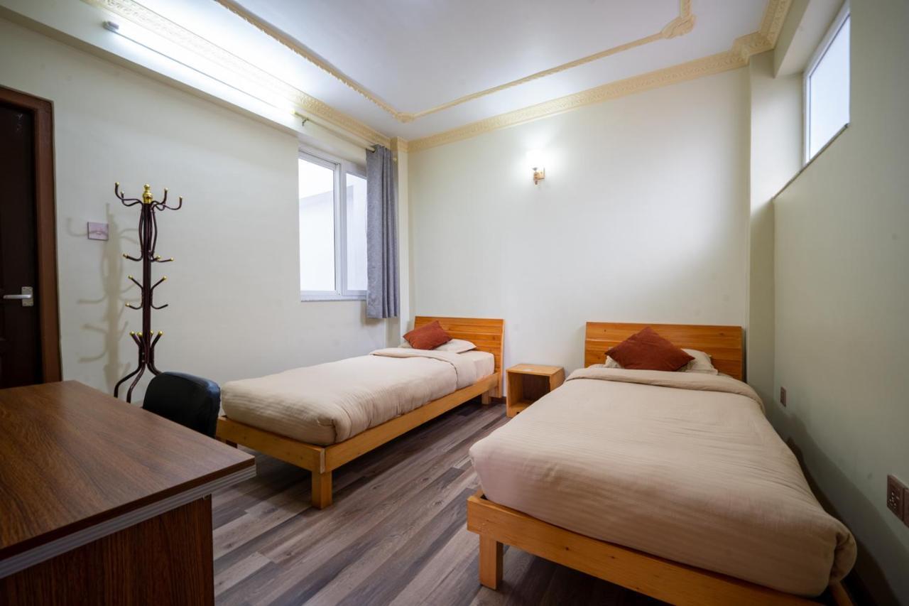 Shine Homestay Famille Francophone - Shine Home And Apartment Catmandu Exterior foto