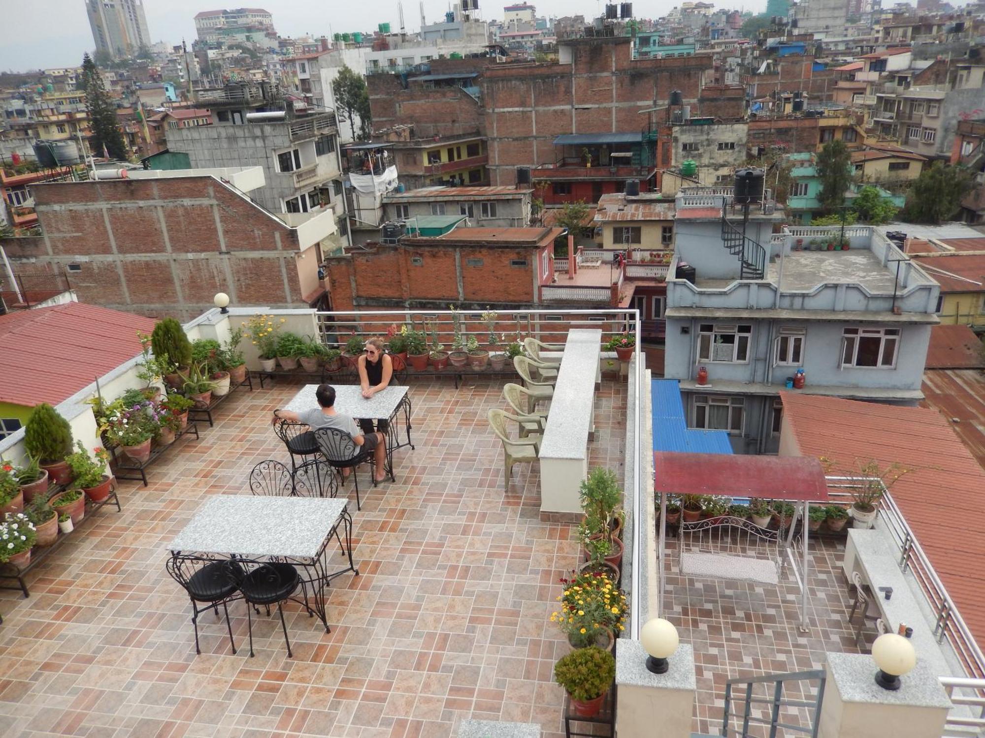 Shine Homestay Famille Francophone - Shine Home And Apartment Catmandu Exterior foto