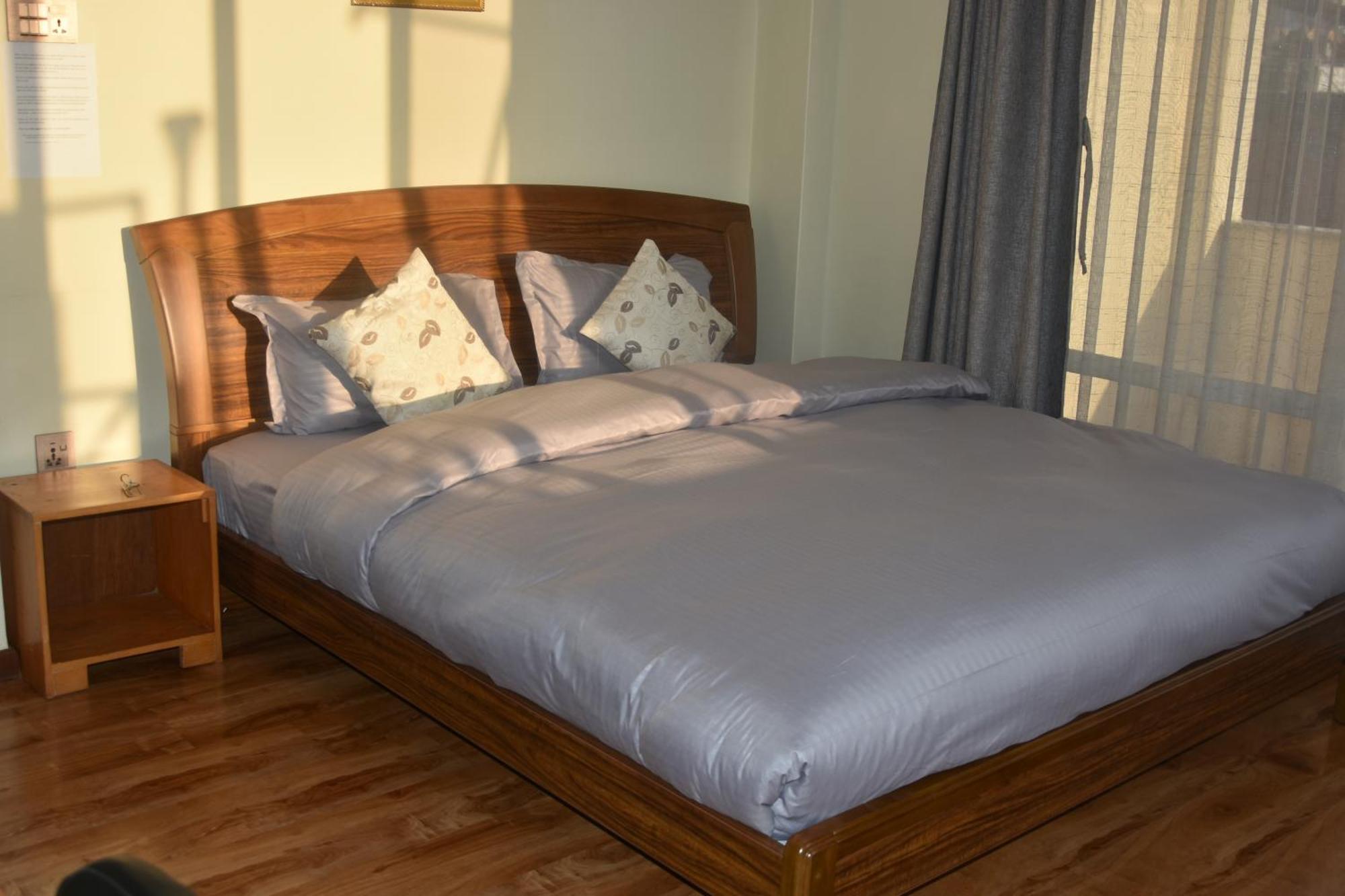 Shine Homestay Famille Francophone - Shine Home And Apartment Catmandu Exterior foto
