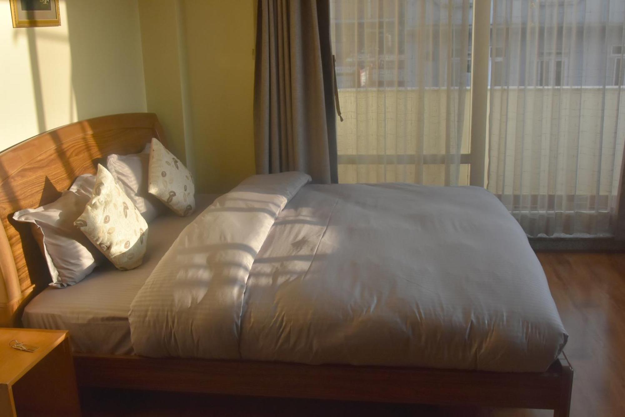 Shine Homestay Famille Francophone - Shine Home And Apartment Catmandu Exterior foto
