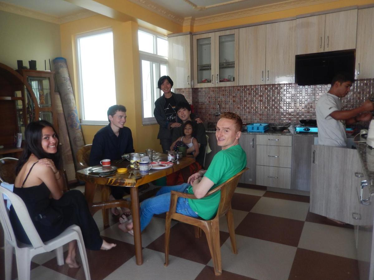 Shine Homestay Famille Francophone - Shine Home And Apartment Catmandu Exterior foto